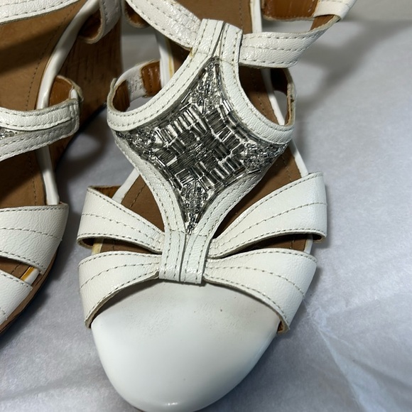 Clarks white wedge Sandals with Strappy Design and Low Heel - Picture 7 of 8